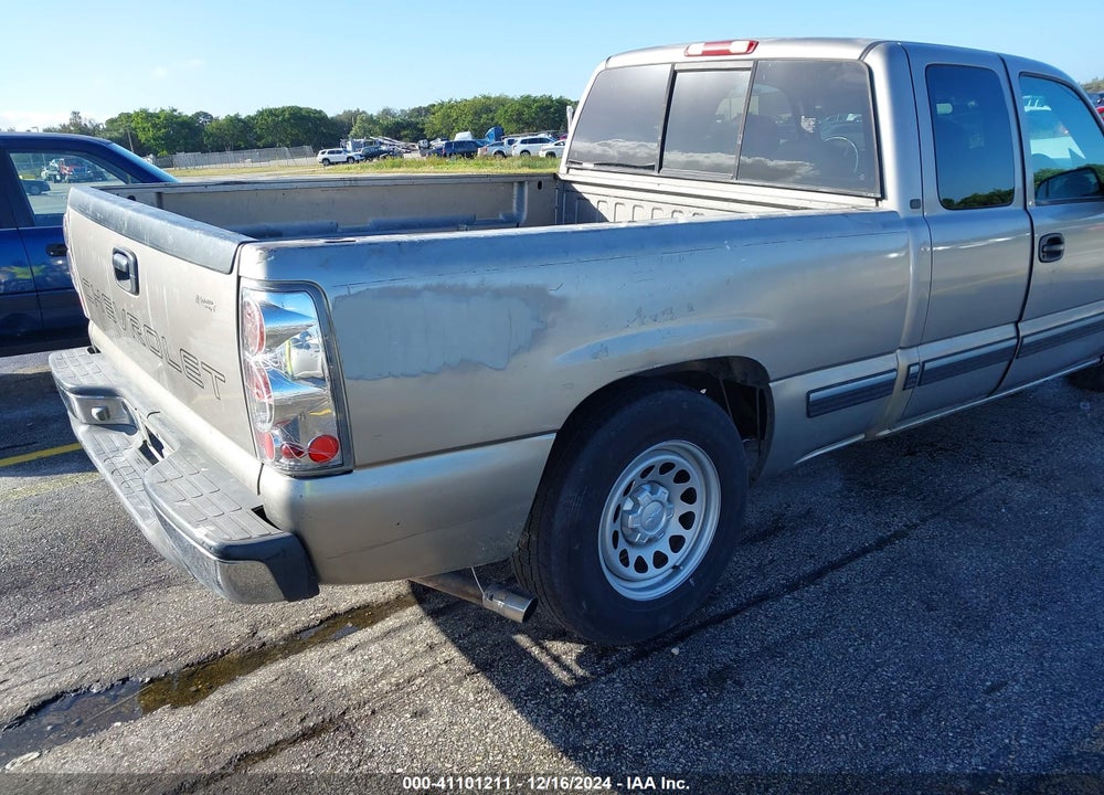 2000 CHEVROLET SILVERADO 1500 VIN: 2GCEC19V1Y1370410
