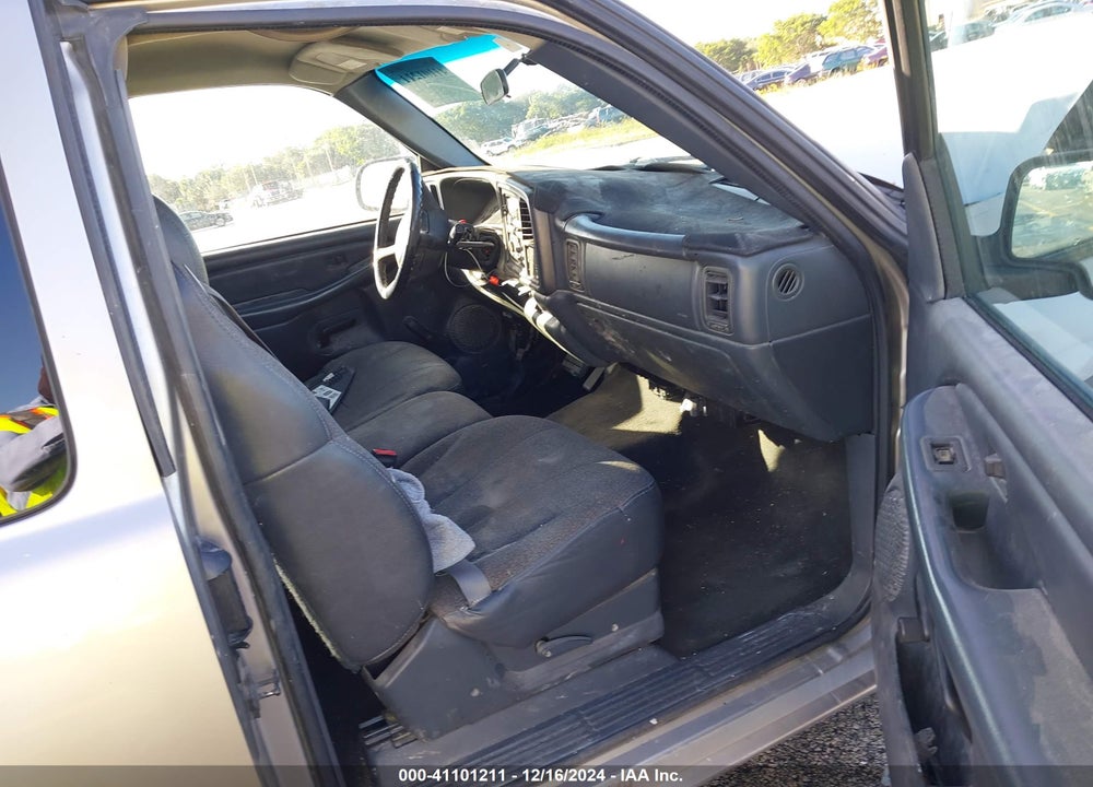 2000 CHEVROLET SILVERADO 1500 VIN: 2GCEC19V1Y1370410