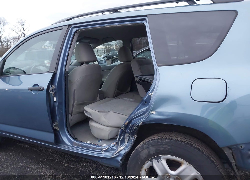 2011 TOYOTA RAV4 VIN: 2T3JF4DV6BW100800