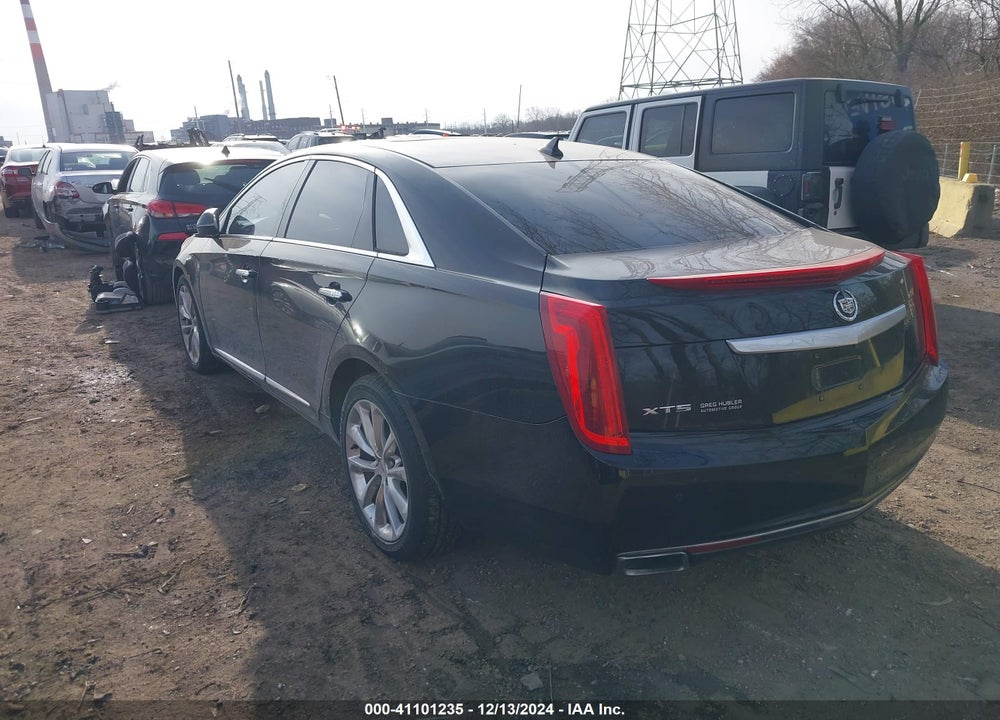 2013 CADILLAC XTS VIN: 2G61P5S35D9215747