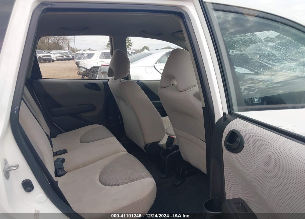 2007 HONDA FIT VIN: JHMGD38637S008250