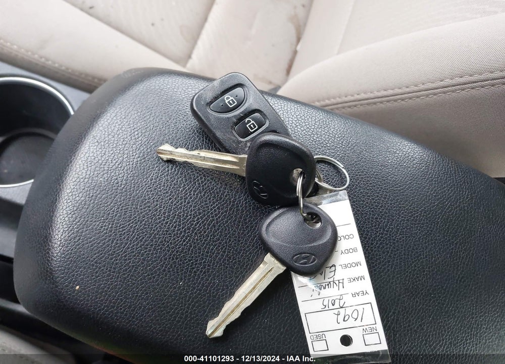 2015 HYUNDAI ELANTRA VIN: KMHDH4AE9FU350834