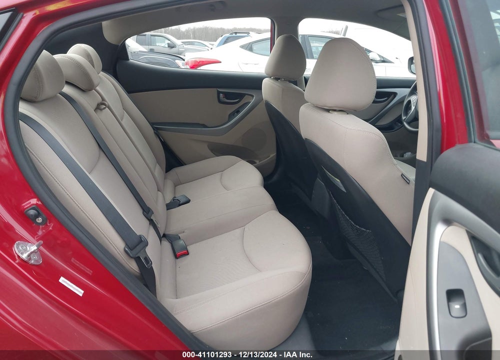 2015 HYUNDAI ELANTRA VIN: KMHDH4AE9FU350834