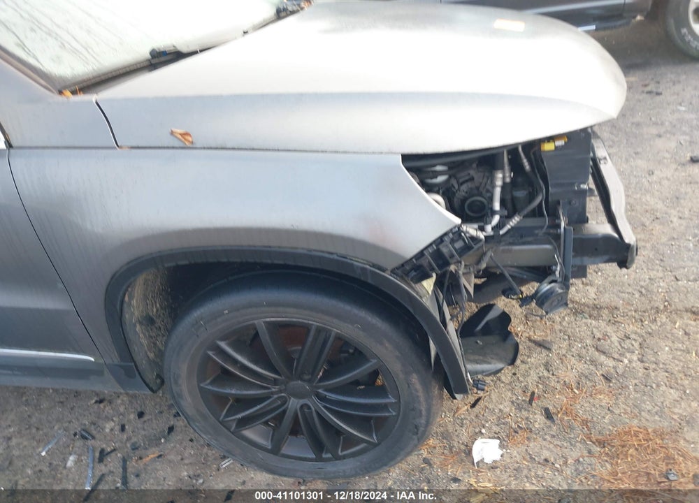 2016 VOLKSWAGEN TIGUAN SE VIN: WVGAV7AX7GW522590