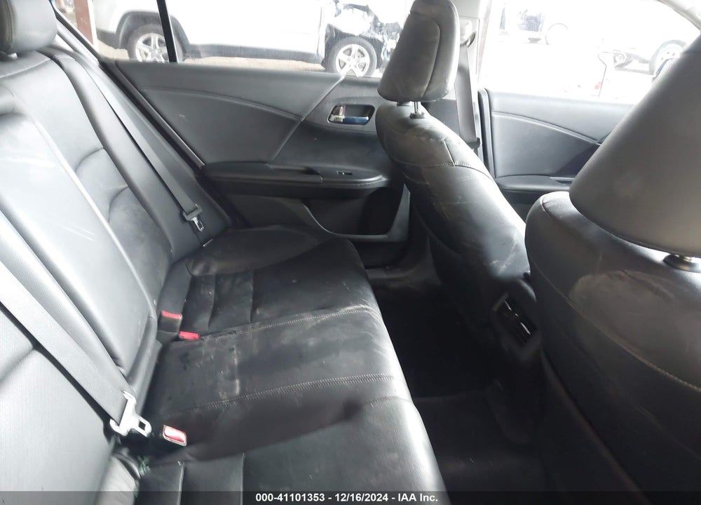 2017 HONDA ACCORD VIN: 1HGCR2F88HA181528