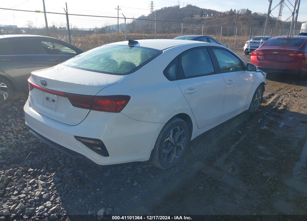 2021 KIA FORTE LXS VIN: 3KPF24AD0ME405527