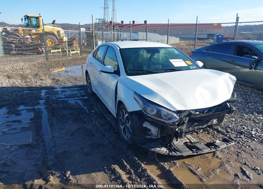 2021 KIA FORTE LXS VIN: 3KPF24AD0ME405527