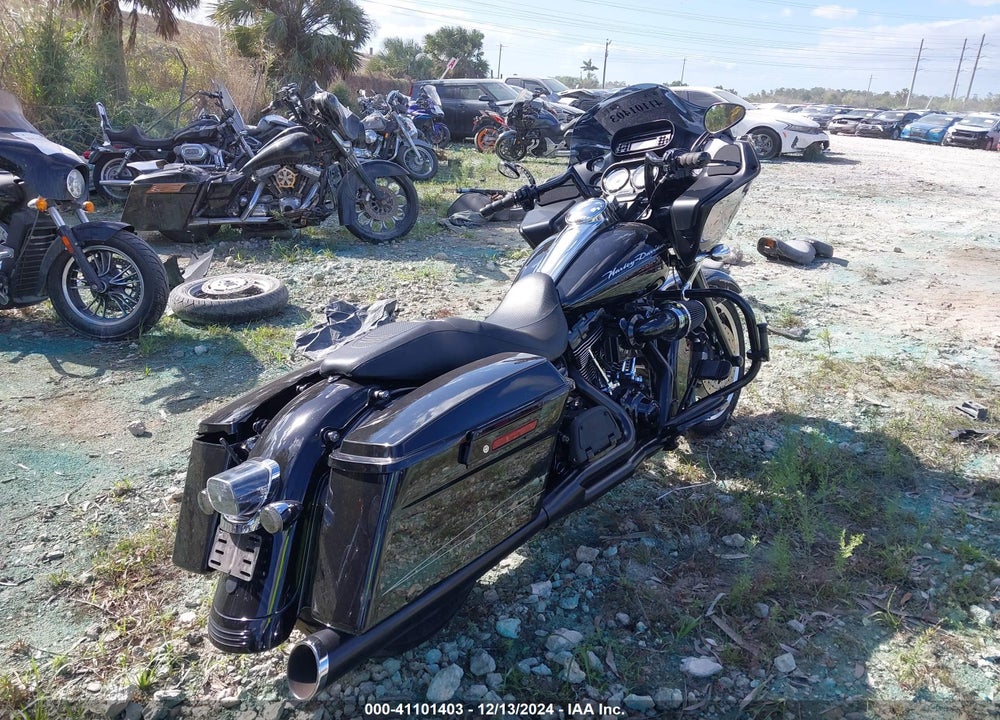 2010 HARLEY-DAVIDSON FLTRX VIN: 5HD1KH4AXAB634803
