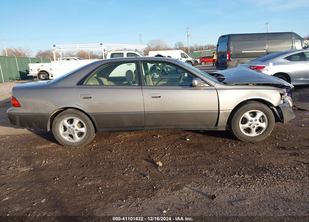 1999 LEXUS ES 300 VIN: JT8BF28G8X0156686