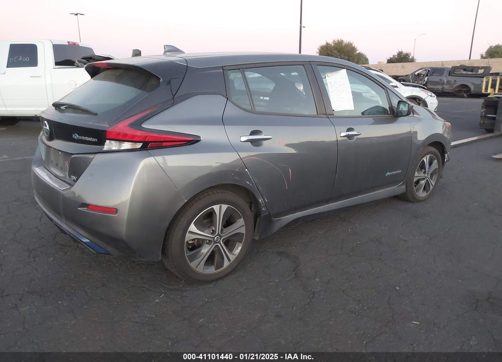 2018 NISSAN LEAF SV VIN: 1N4AZ1CP7JC305560