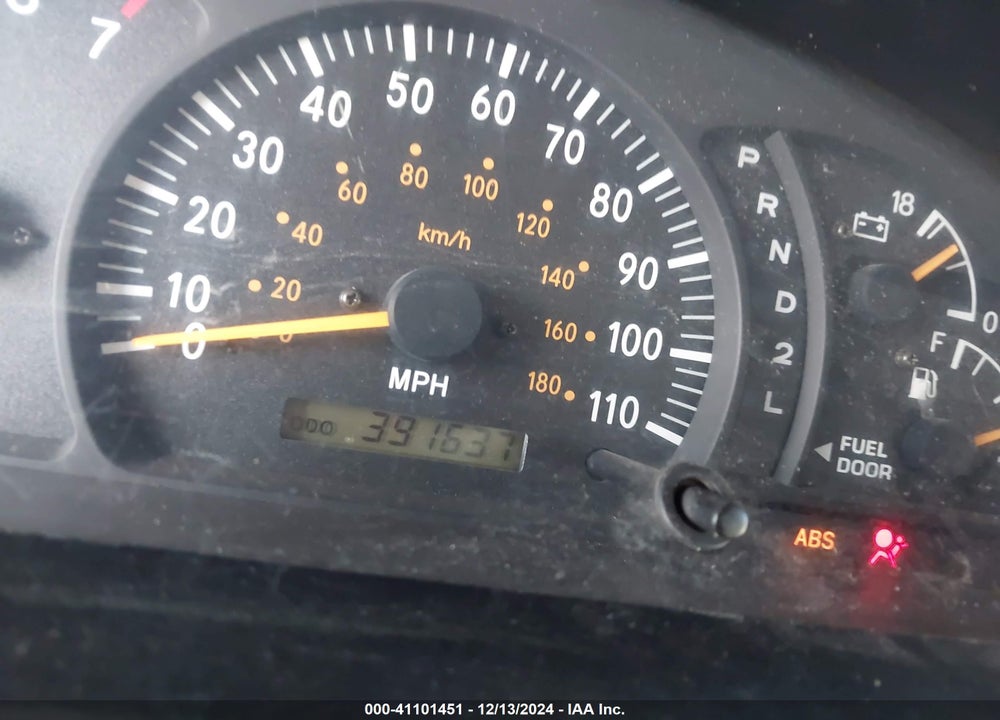 2004 TOYOTA TUNDRA SR5 V8 VIN: 5TBET34114S457591