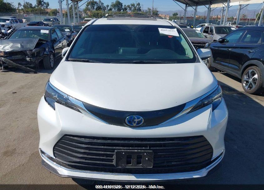 2024 TOYOTA SIENNA XLE VIN: 5TDJRKEC5RS185018