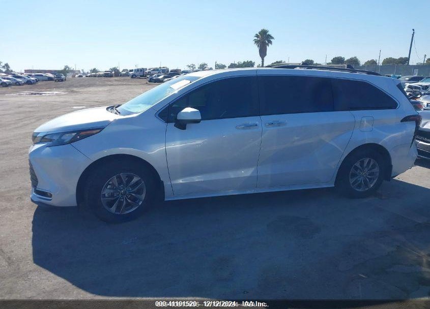 2024 TOYOTA SIENNA XLE VIN: 5TDJRKEC5RS185018