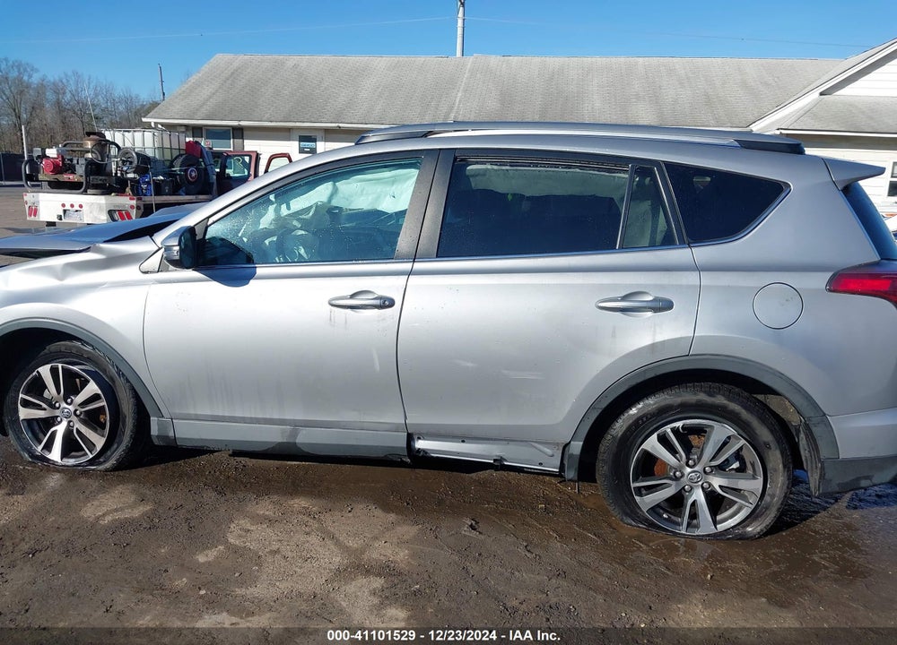 2017 TOYOTA RAV4 VIN: 2T3WFREV0HW404005