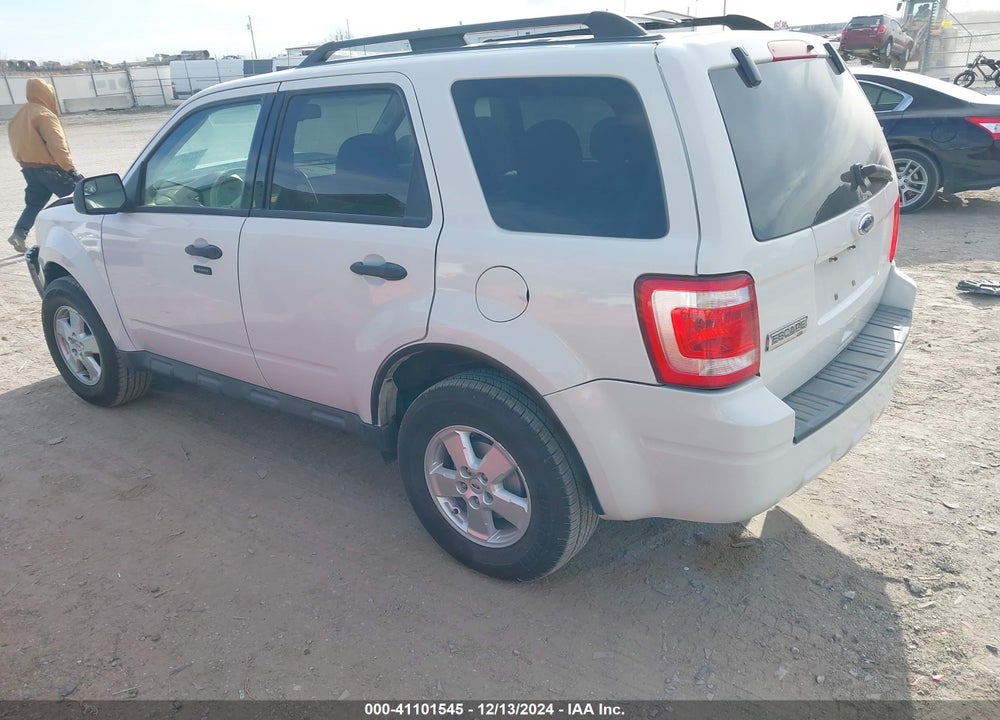 2010 FORD ESCAPE XLT VIN: 1FMCU0D72AKA32832
