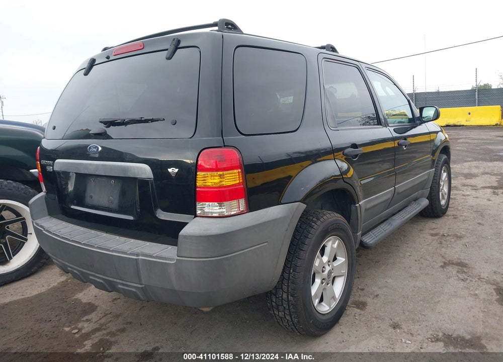 2005 FORD ESCAPE XLT VIN: 1FMYU03175KB31817