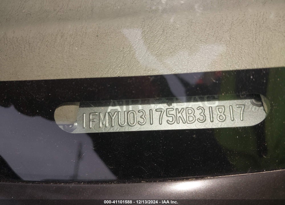 2005 FORD ESCAPE XLT VIN: 1FMYU03175KB31817