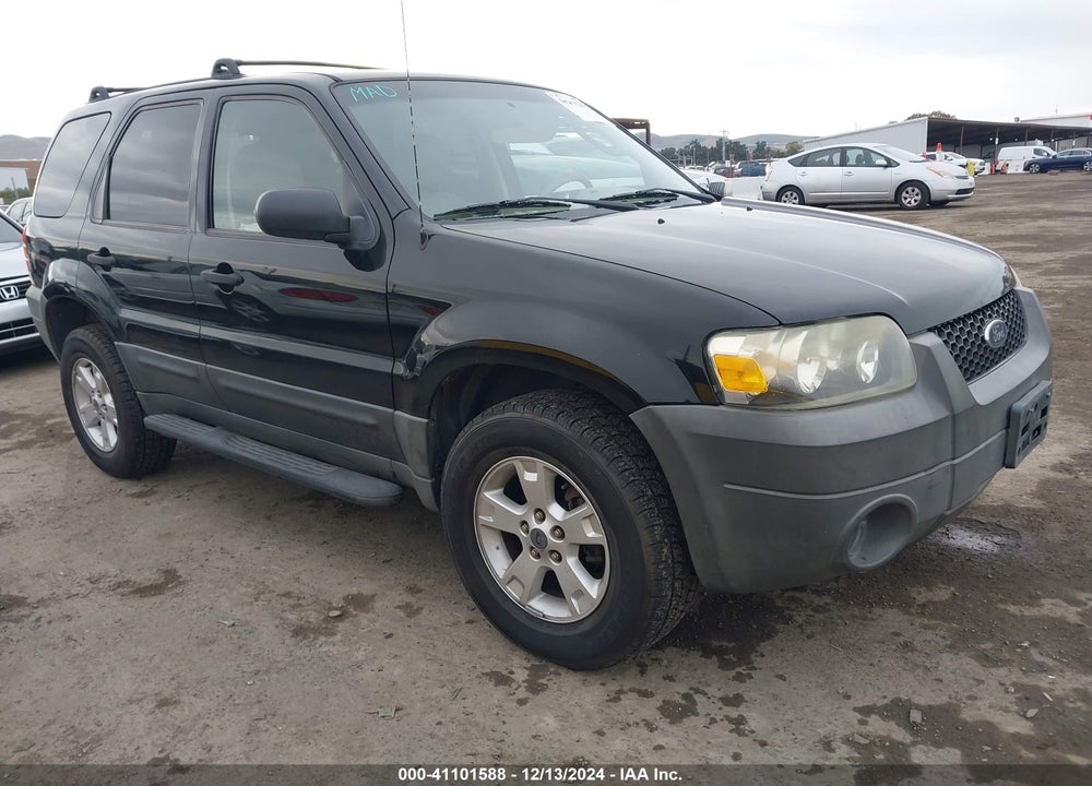 2005 FORD ESCAPE XLT VIN: 1FMYU03175KB31817