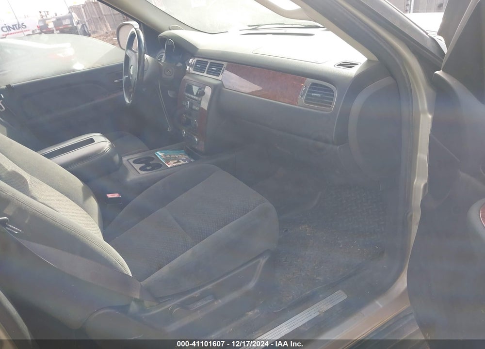 2007 CHEVROLET TAHOE LT VIN: 1GNFK130X7R230311
