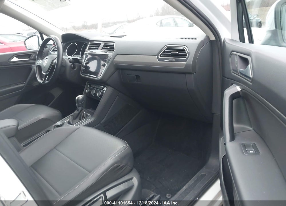 2019 VOLKSWAGEN TIGUAN 2.0T SE/2.0T SEL/2.0T SEL R-LINE/2.0T SEL R-LINE BLACK VIN: 3VV2B7AX1KM184244