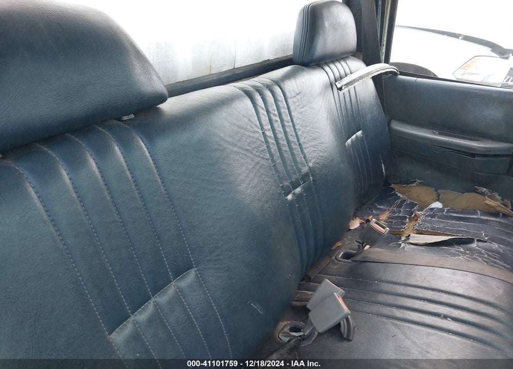 1990 CHEVROLET GMT-400 C1500 VIN: 1GCDC14Z0LZ194049