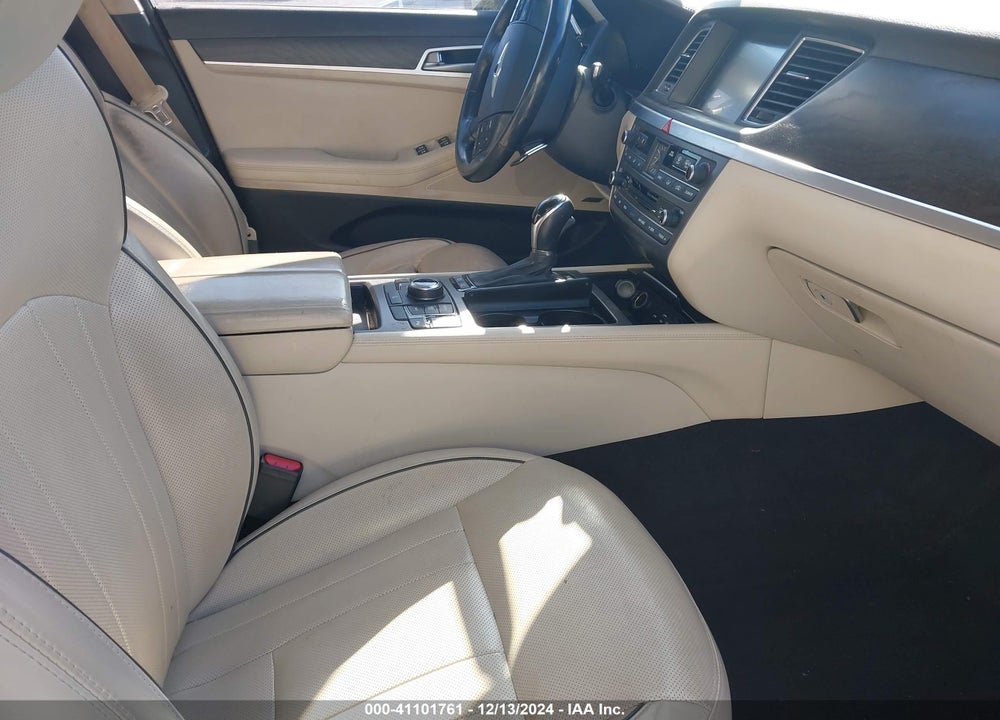 2015 HYUNDAI GENESIS 3.8 VIN: KMHGN4JE5FU077591
