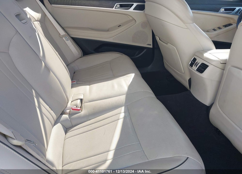 2015 HYUNDAI GENESIS 3.8 VIN: KMHGN4JE5FU077591