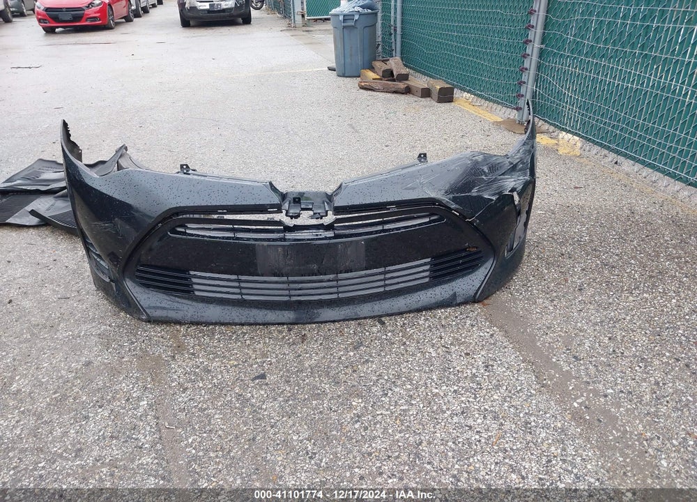 2019 TOYOTA COROLLA LE VIN: 2T1BURHE2KC206043