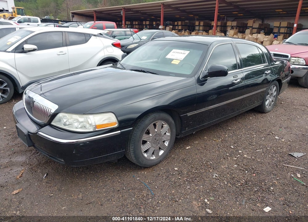 2003 LINCOLN TOWN CAR CARTIER VIN: 1LNHM83W83Y615144