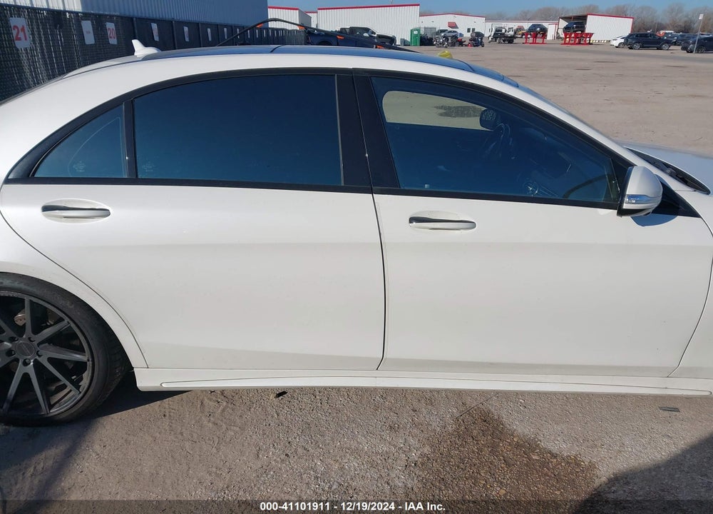 2016 MERCEDES-BENZ S VIN: WDDUG8CB7GA231822