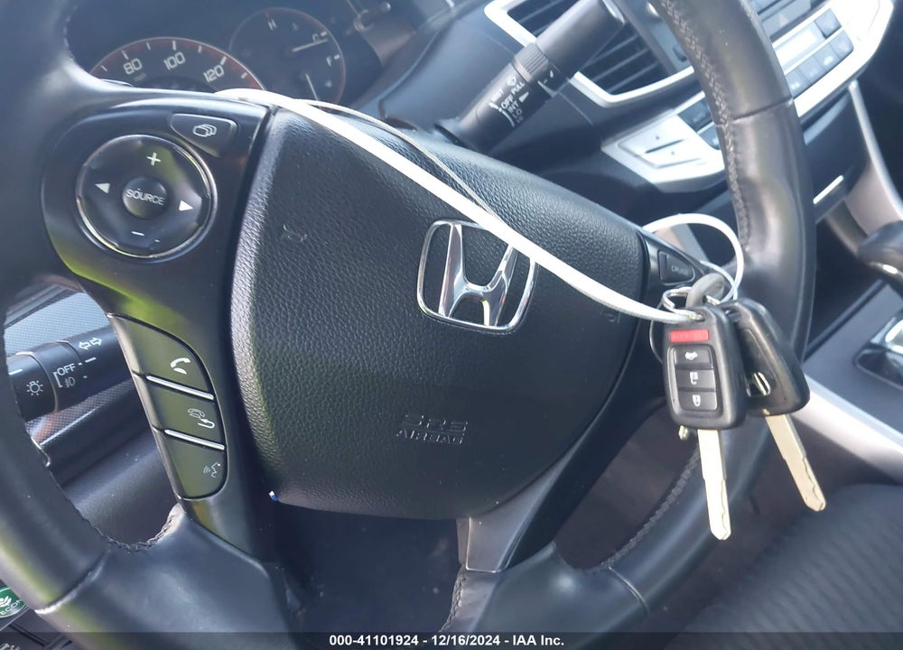 2015 HONDA ACCORD VIN: 1HGCR2F57FA185704