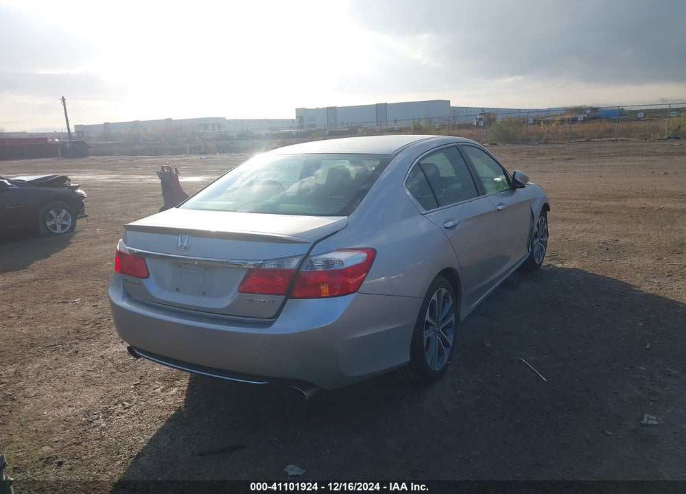 2015 HONDA ACCORD VIN: 1HGCR2F57FA185704