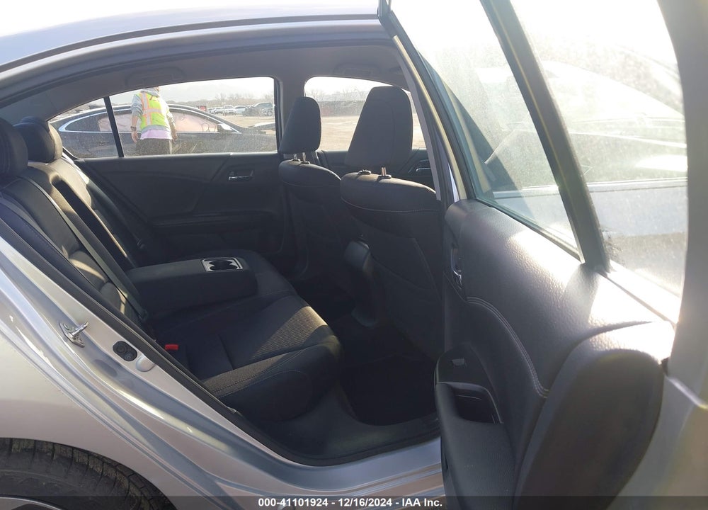 2015 HONDA ACCORD VIN: 1HGCR2F57FA185704