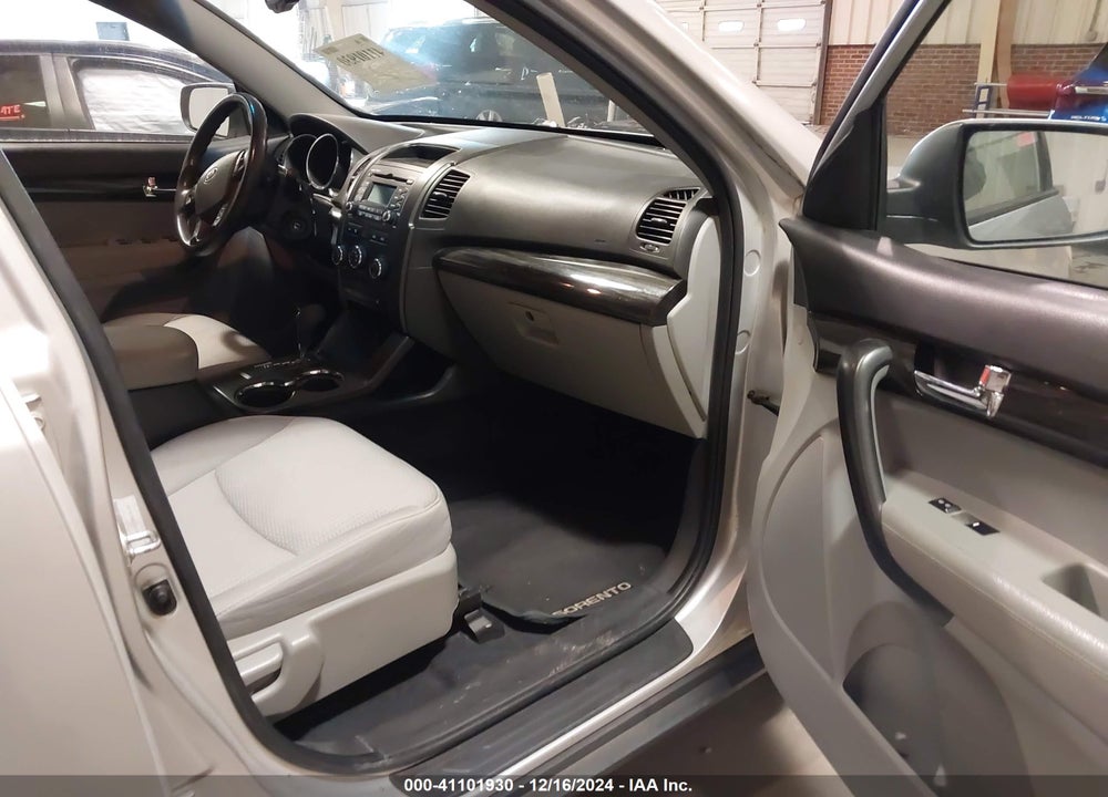 2012 KIA SORENTO LX VIN: 5XYKT4A67CG189741