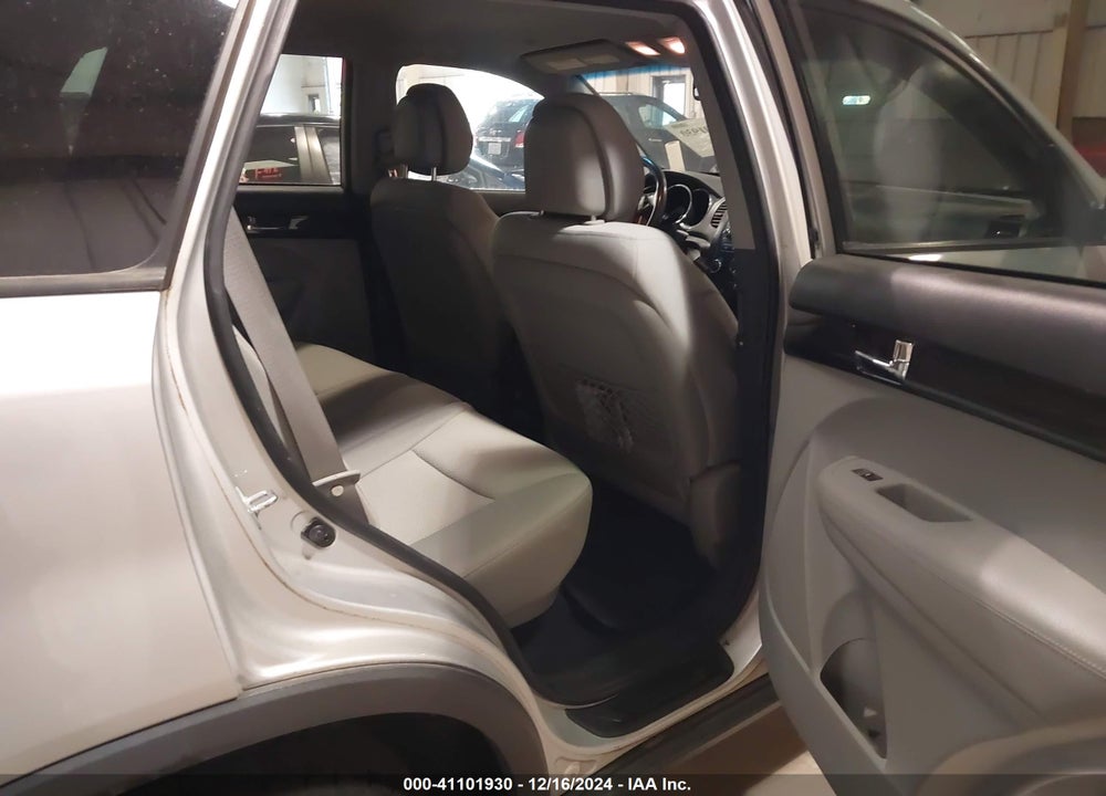 2012 KIA SORENTO LX VIN: 5XYKT4A67CG189741
