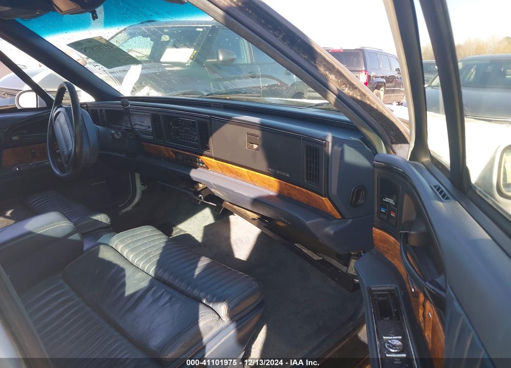 1992 BUICK PARK AVENUE VIN: 1G4CW53L9N1600172