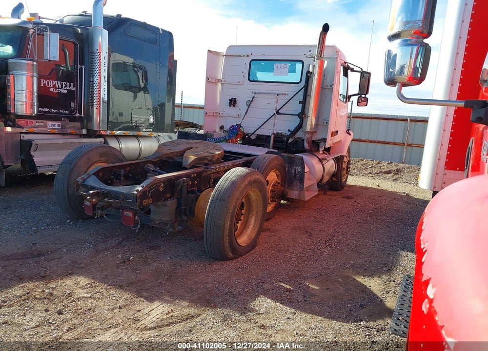 2004 VOLVO VN VNM VIN: 4V4M19GF64N355815