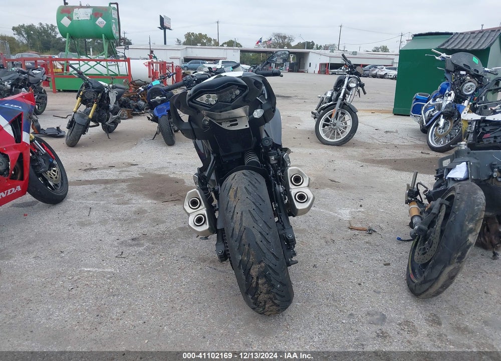 2019 KAWASAKI ZX1000 W VIN: JKAZXCW15KA021101