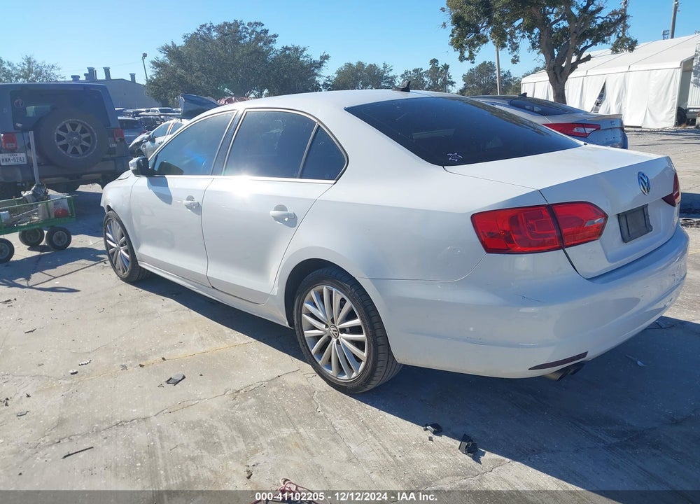 2011 VOLKSWAGEN JETTA 2.5L SEL VIN: 3VWLX7AJ5BM370835