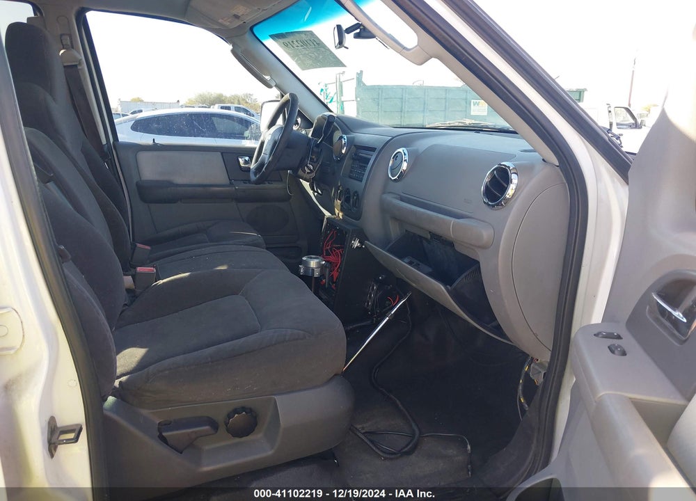 2005 FORD EXPEDITION XLT VIN: 1FMPU15505LA31800