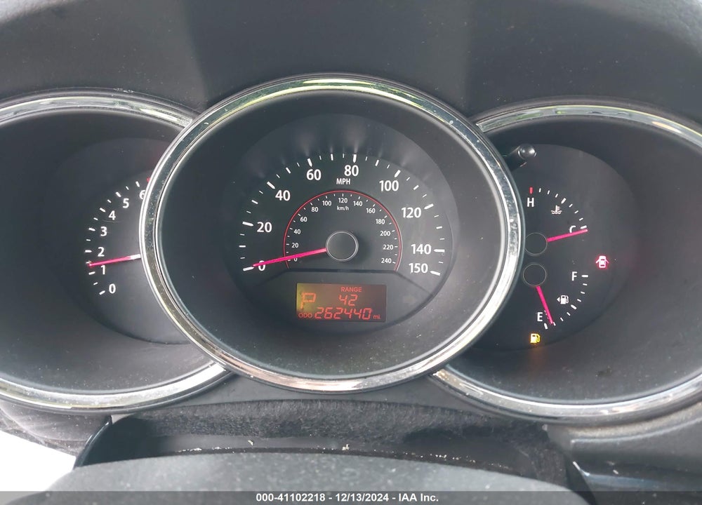 2011 KIA SORENTO LX VIN: 5XYKT3A10BG105188