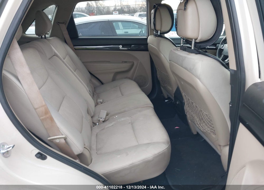 2011 KIA SORENTO LX VIN: 5XYKT3A10BG105188