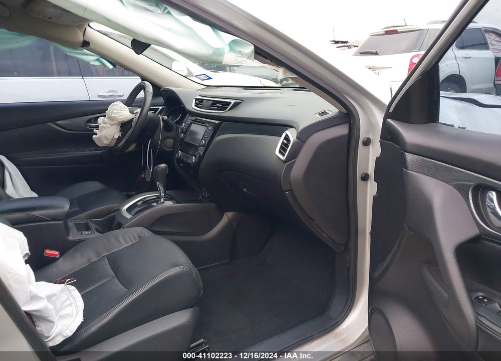 2015 NISSAN ROGUE VIN: 5N1AT2MT5FC857378