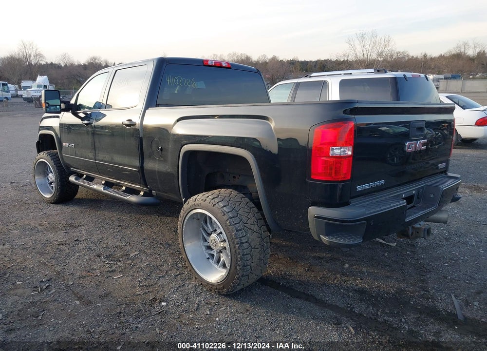 2018 GMC SIERRA 2500HD SLT VIN: 1GT12TEYXJF174719