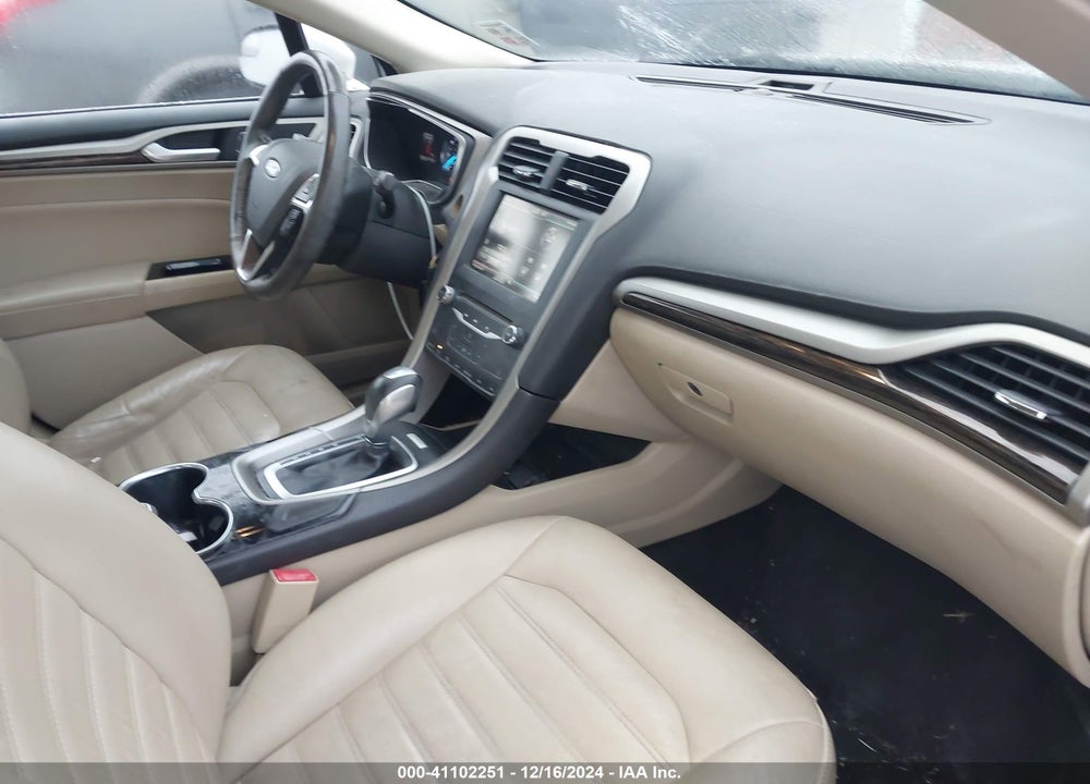 2015 FORD FUSION SE VIN: 3FA6P0HD5FR251124