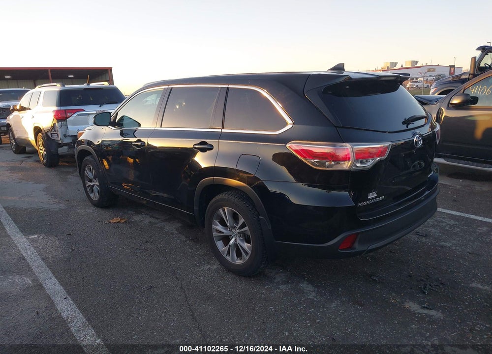 2015 TOYOTA HIGHLANDER LE PLUS V6 VIN: 5TDBKRFH8FS191029