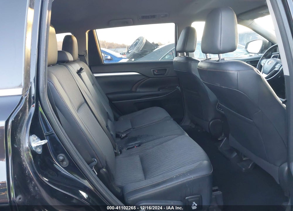 2015 TOYOTA HIGHLANDER LE PLUS V6 VIN: 5TDBKRFH8FS191029