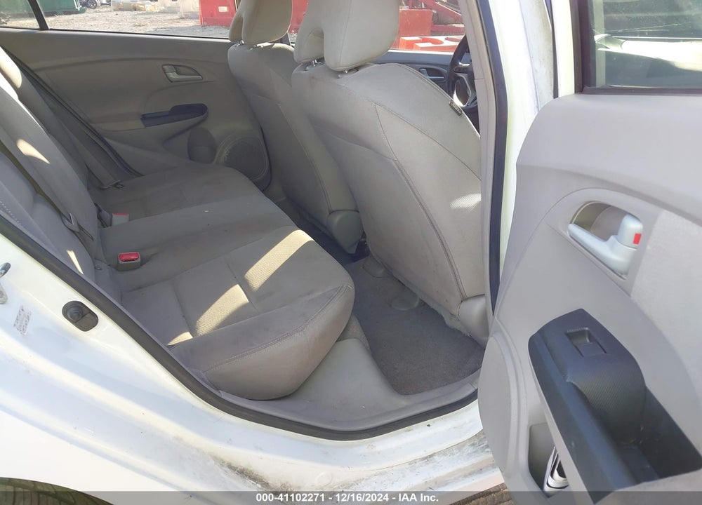 2014 HONDA INSIGHT LX VIN: JHMZE2H58ES000102