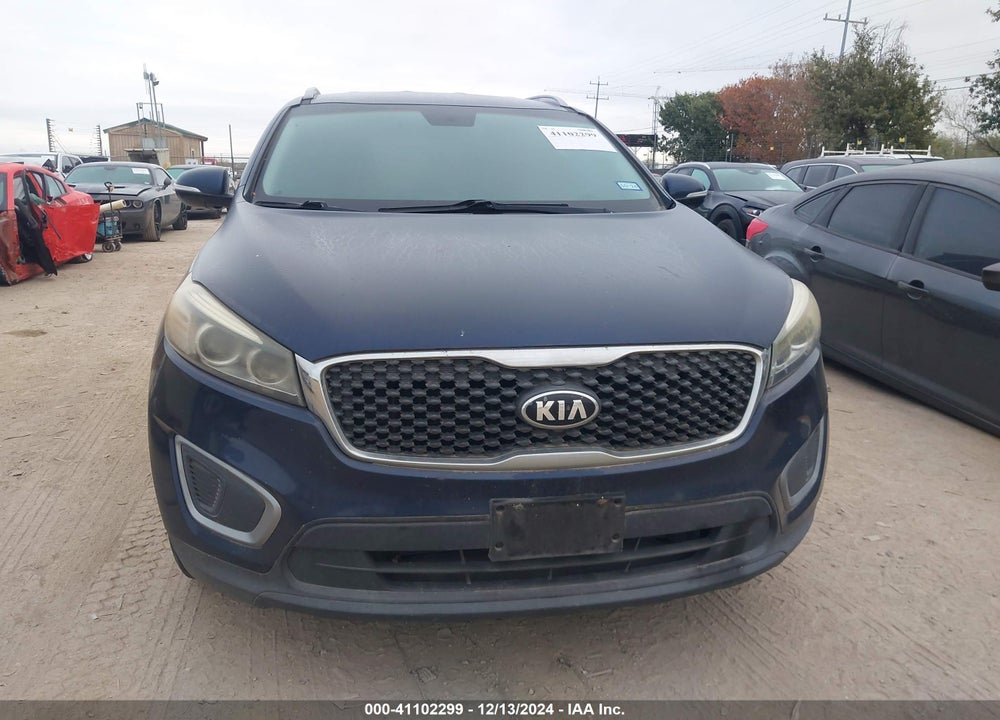 2016 KIA SORENTO 3.3L LX VIN: 5XYPG4A54GG009610