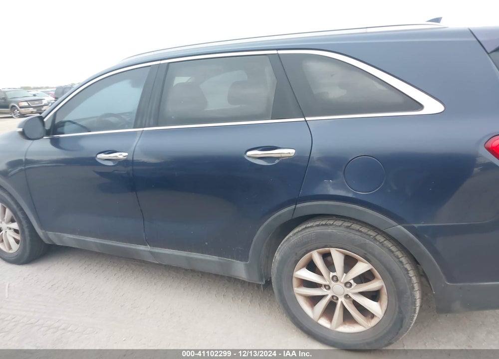 2016 KIA SORENTO 3.3L LX VIN: 5XYPG4A54GG009610